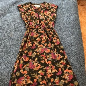 Vintage. Floral dress. Front slit. Pencil length